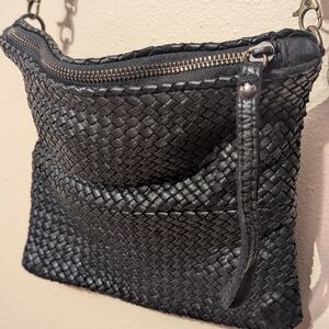 Woven Leather Crossbody Bag - Vera Pelle